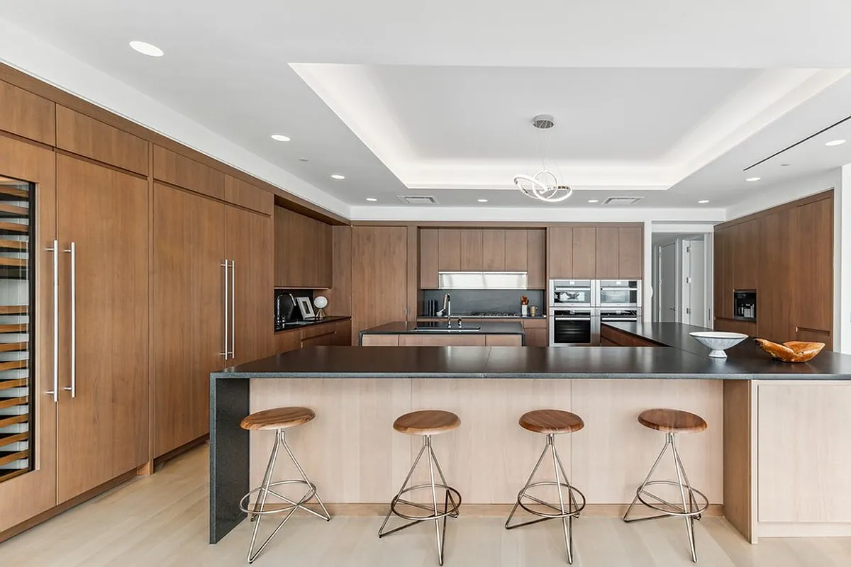 50 West St. Livingroom staged by QUADRA