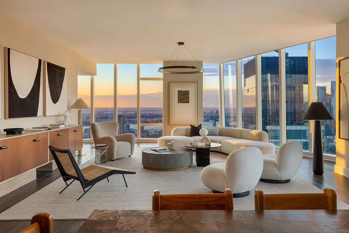 45 E 22ND ST LIVINGROOM STAGED BY QUADRA