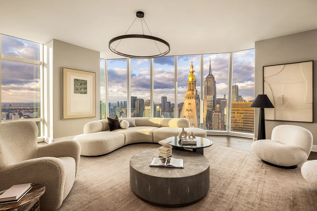 45 E 22ND ST LIVINGROOM STAGED BY QUADRA