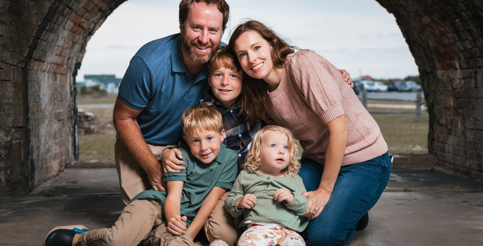 tips for family photos pictures classic pose family example