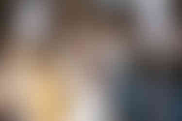 Pensacola Wedding Photographer Romantic, Affordable Photography in the Pensacola, Navarre, Destin, and Mobile area. Book Austen Hunter for your Wedding Day! Romantic Portrait of Newlywed Couple Embrace kiss shot spring wedding celebration