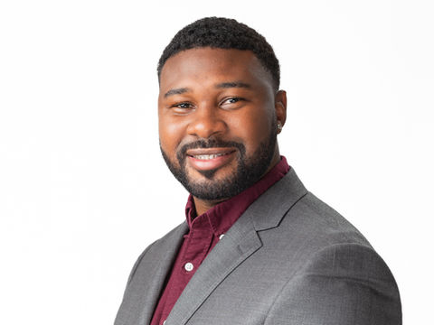 8 Proven Tips for a Standout LinkedIn Profile Picture