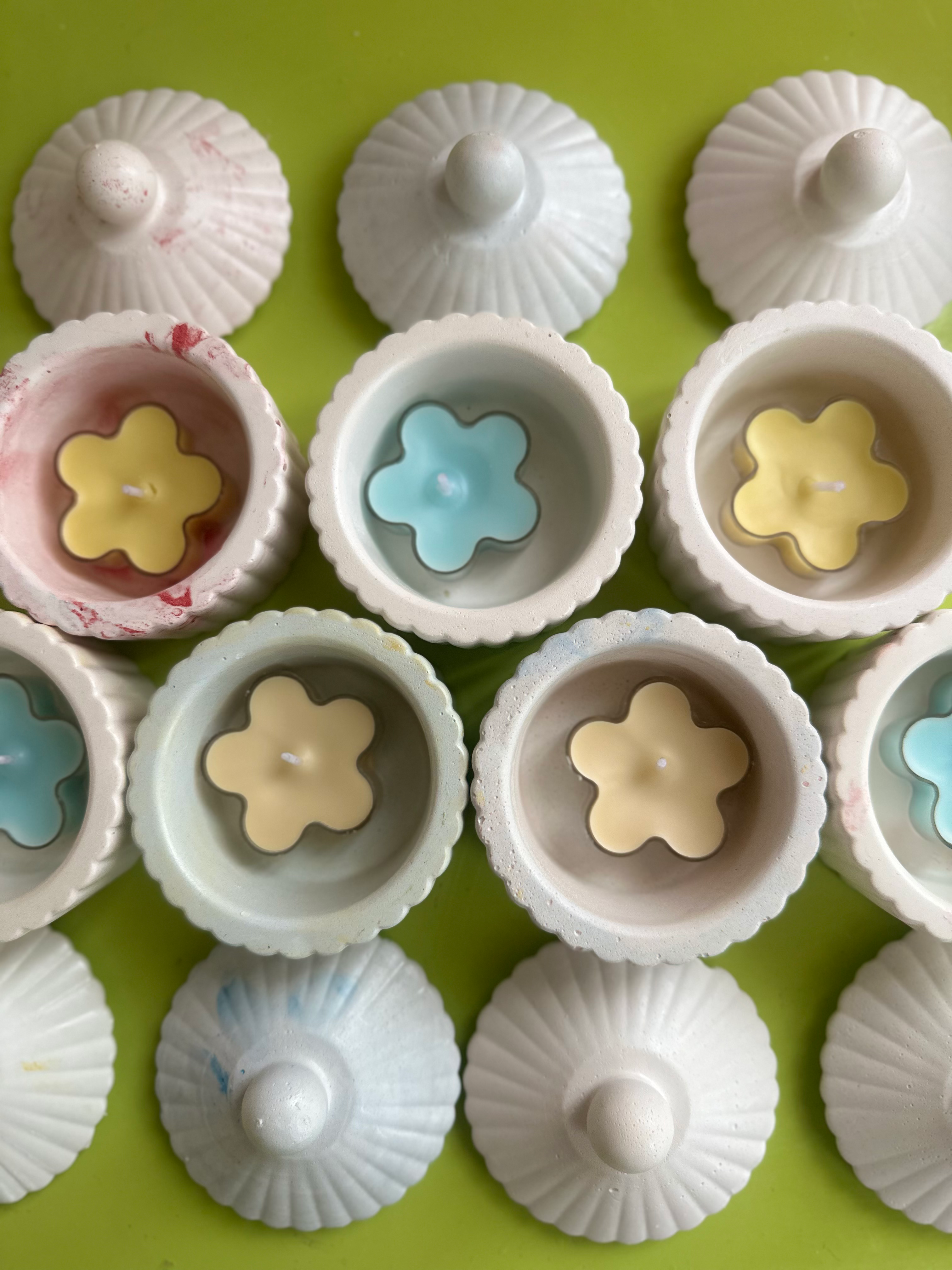 Flower candle + holder (20 pieces)