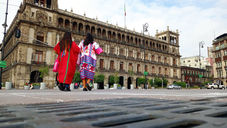 Indígenas en el Zócalo y vecinos contra el mundial; entre las manifestaciones de hoy