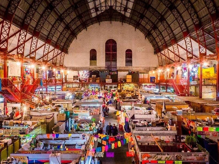 Comparten alma torre eiffel y Mercado Hidalgo de Guanajuato