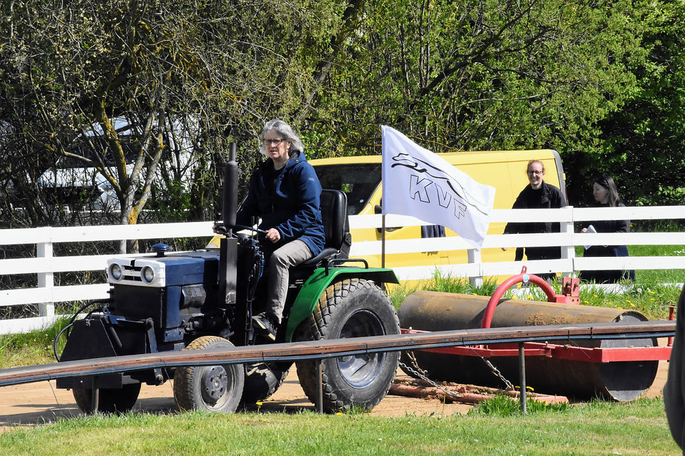 Karin Milling såg till att banan var i topptrim inför årets första lopp.