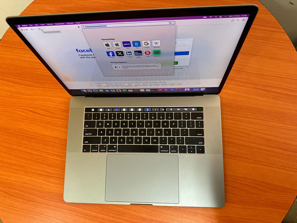 Miniatura: Macbook Pro (Retina, 15 polegadas, final de 2016 com touch bar)