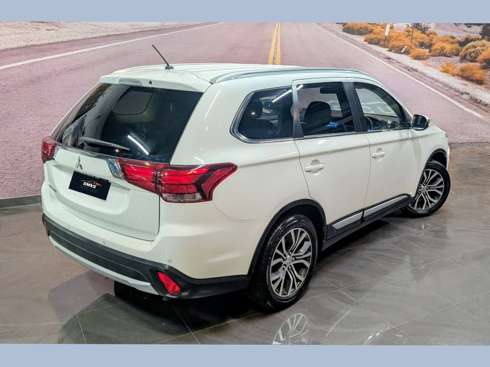 Image of 2016 Mitsubishi Outlander