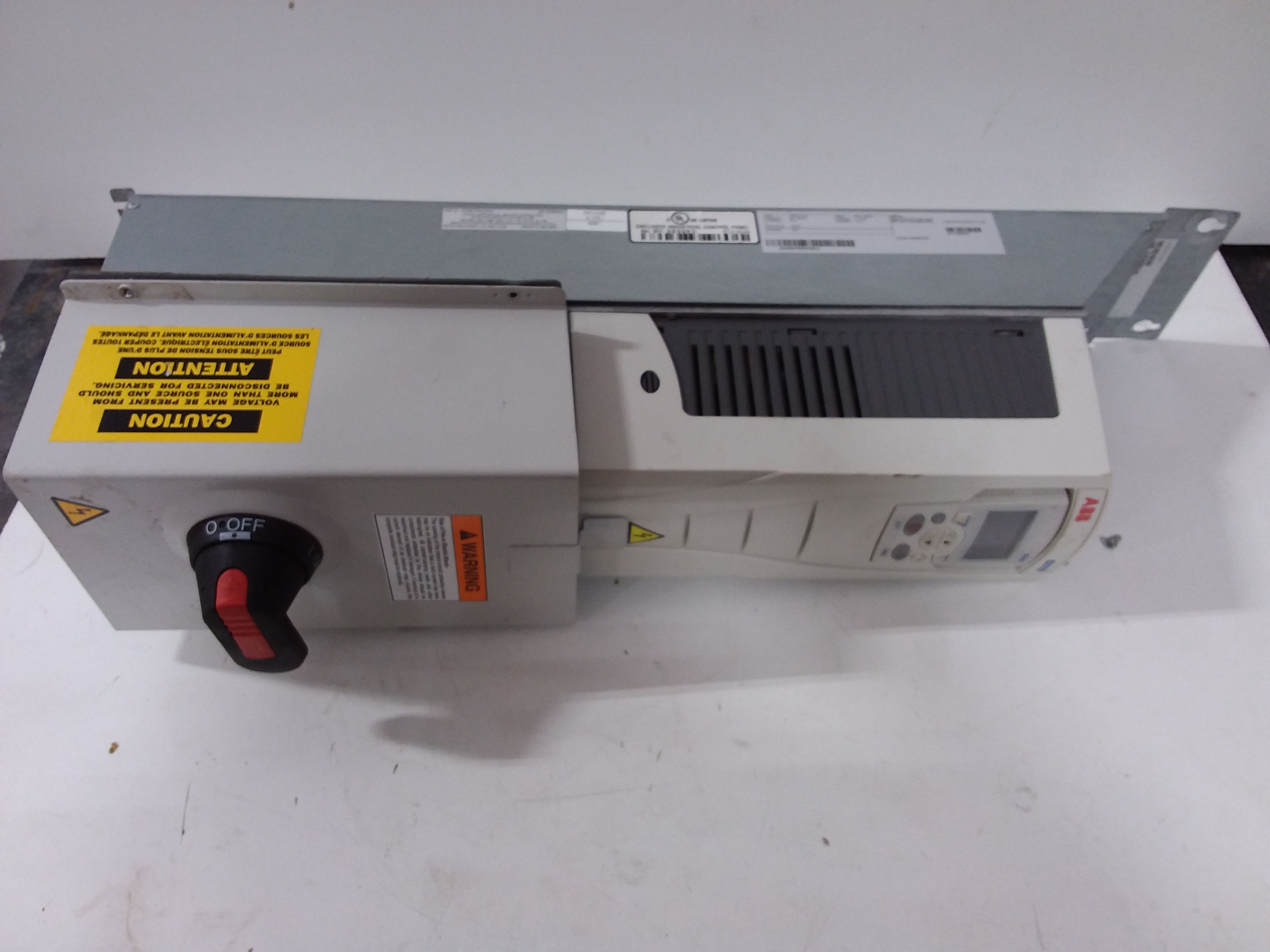ABB MOTOR DRIVE ACH550-PDR-02A-2  3PH 7.5HP 208-240 Vac