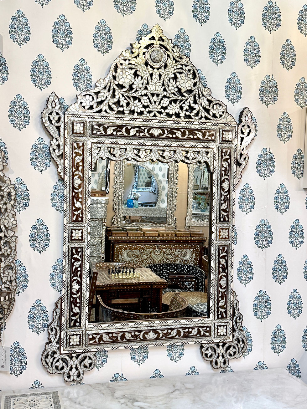 الصورة المصغرة: Syrian mother of pearl inlaid mirror side view
