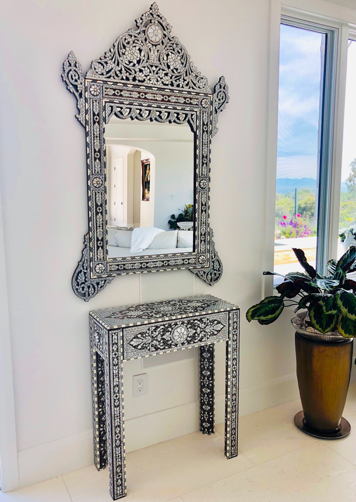 Syrian mirror with Syrian table