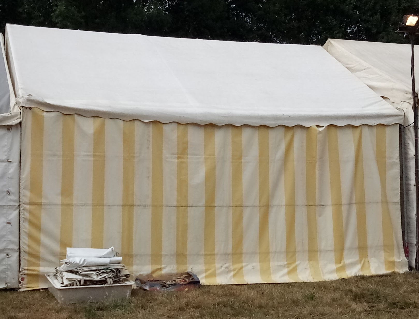 STAND 25 M2  (5m x 5m)