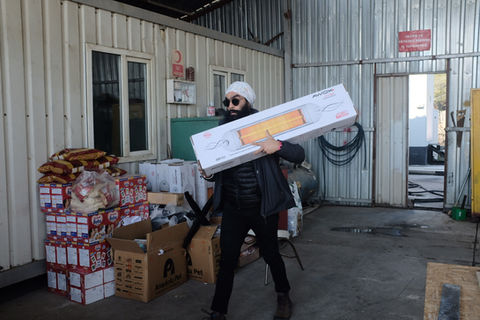 Delivering emergency aid to Turkey 