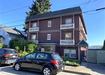 Marina apartments in Seattle with water views offering studio and one-bedroom units