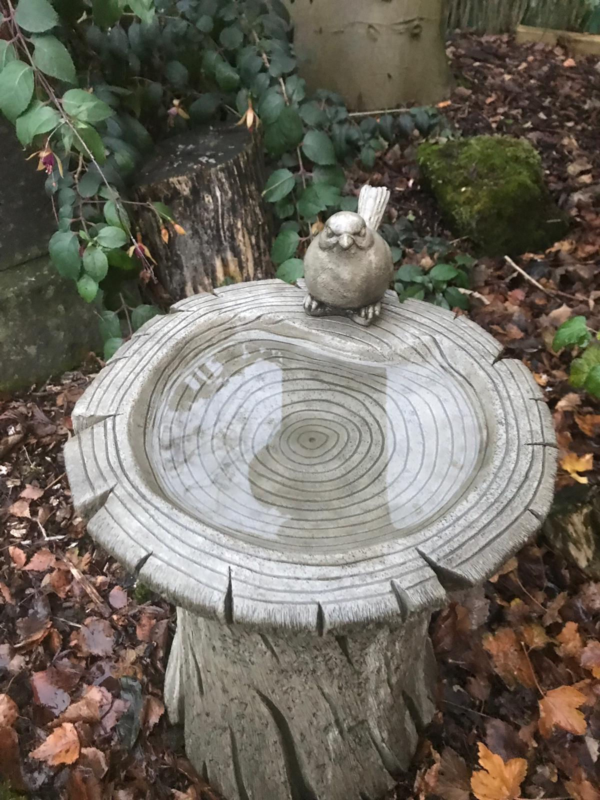 4-110 MEDIUM WOODLAND BIRD BATH