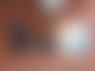 マンションの銘板を2台取り付けてきました。ステンレス製の本体にカッティングシート切り文字貼りをしました。