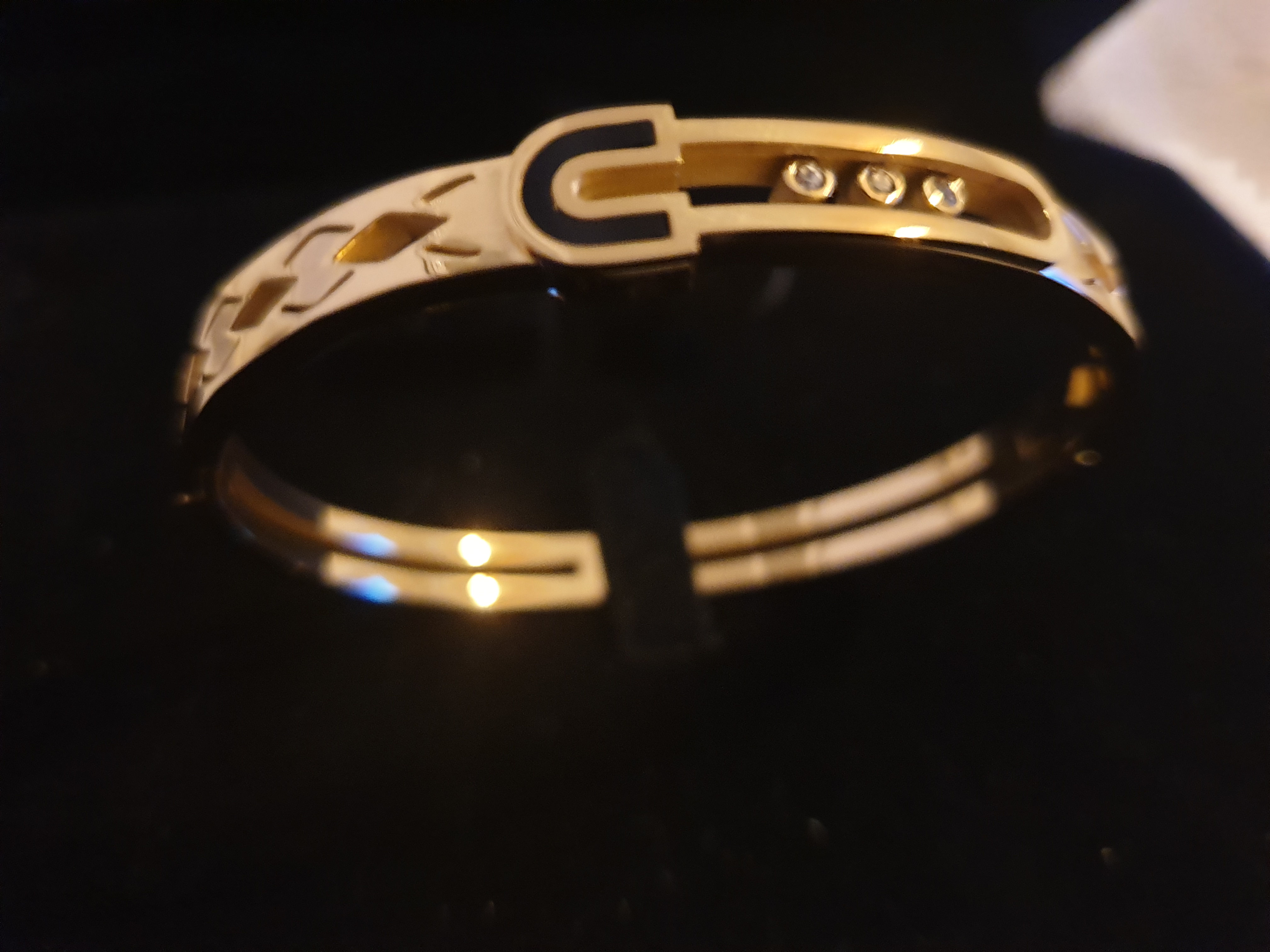 Bracelet acier inoxydable orné de pierre Swarovski