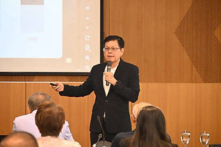 ผู้อำนวยการอาวุโส แบงก์ชาติอีสาน แถลงข่าว สรุปใจความสำคัญ ดังนี้ เศรษฐกิจอีสาน “ทรงตัว” จากไตรมาสก่อน