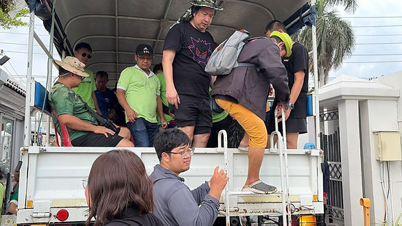 กล่องสีขาว.jpg