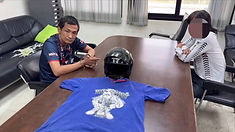 ท้องฟ้าสีฟ้าคราม