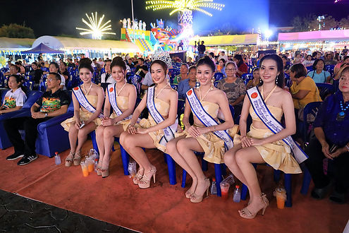 กล่องสีขาว.jpg