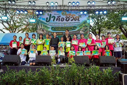 กล่องสีขาว.jpg