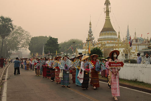 กล่องสีขาว.jpg