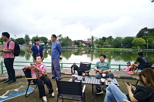กล่องสีขาว.jpg