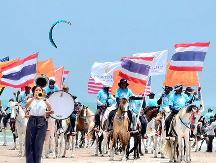กล่องสีขาว.jpg