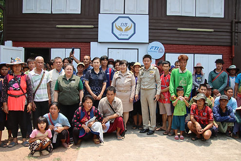 กลุ่มเกษตรกรปลูกถั่วลายเสือ 300 คน โร่เข้าพบ สส.แม่ฮ่องสอน ขอความช่วยเหลือ ถูกพ่อค้าคนกลางกดราคา อ้างผลผลิตไร้มาตรฐาน
