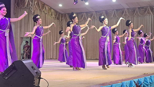 กล่องสีขาว.jpg