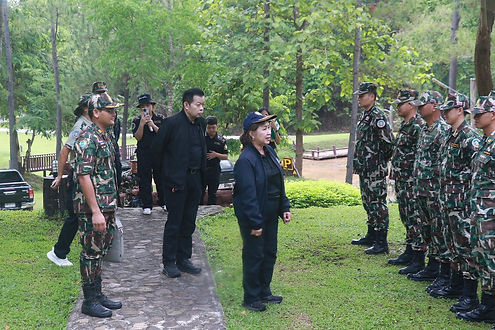 กล่องสีขาว.jpg