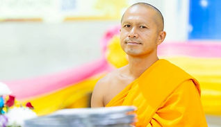 พระอาจารย์นิรุต ปธ.ศูนย์ปฏิบัติธรรมหนองบัวลำภู สร้างอุบาสกแก้ว อุบาสิกาแก้ว เป็นธรรมทายาทรองรับต้นบุญทอดกฐิน 30,000 วัด