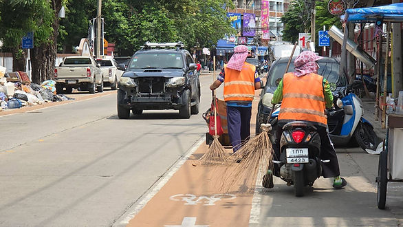 กล่องสีขาว.jpg