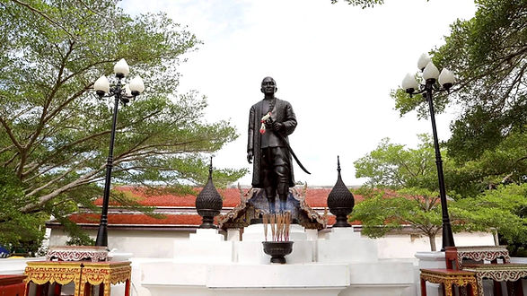 กล่องสีขาว.jpg