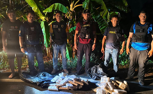 กล่องสีขาว.jpg