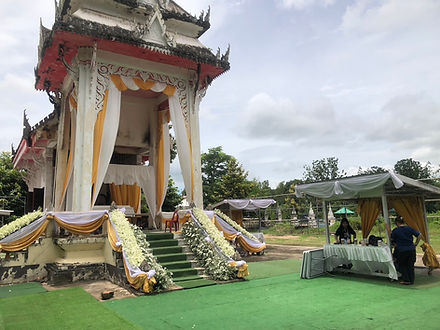 กล่องสีขาว.jpg
