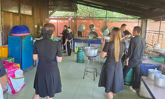 สาธารณสุขเมืองคอน บุกสุ่มตรวจคุณภาพอาหารกลางวันนักเรียน