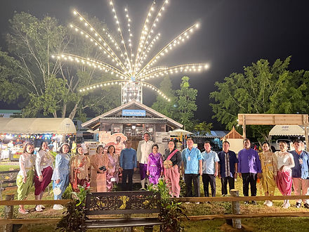 กล่องสีขาว.jpg