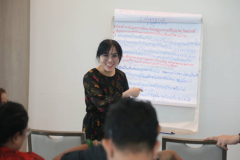กล่องสีขาว.jpg