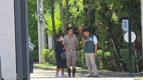 กล่องสีขาว.jpg