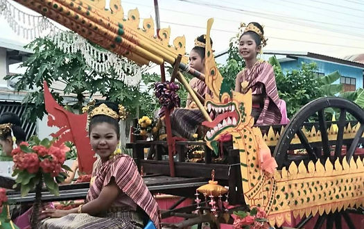 กล่องสีขาว.jpg