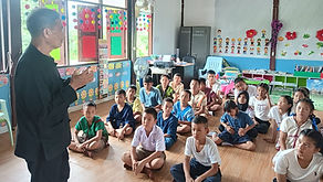 กล่องสีขาว.jpg