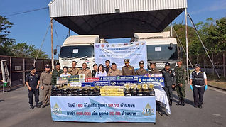 หนองคาย - จับยาบ้าและไอซ์ ซุกซ่อนมาในรถบรรทุกสินค้ากลับจาก สปป.ลาว