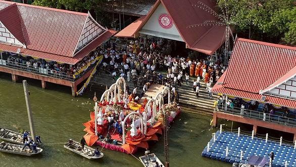 กล่องสีขาว.jpg