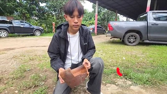 กล่องสีขาว.jpg
