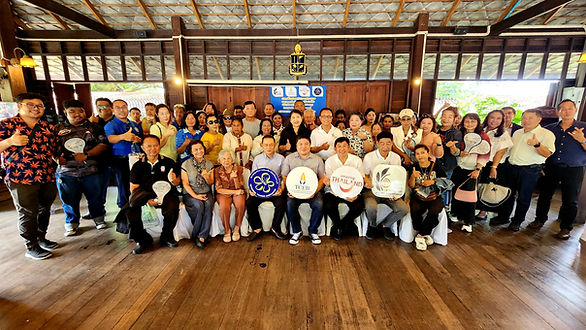 กล่องสีขาว.jpg