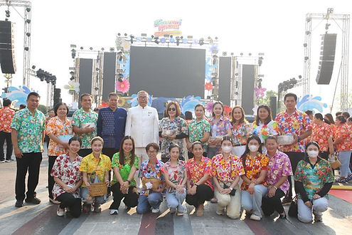 กล่องสีขาว.jpg