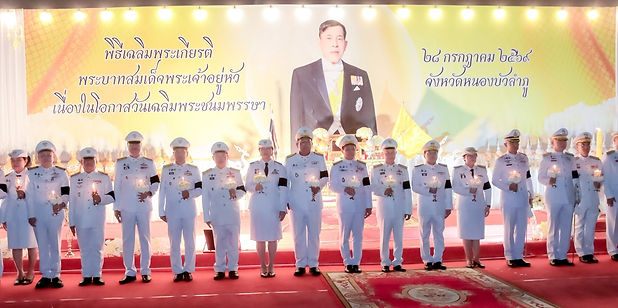 กล่องสีขาว.jpg