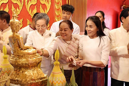 กล่องสีขาว.jpg